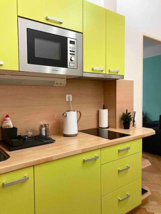Apartmán Sunny Flat In Center Of Praha Exteriér fotografie